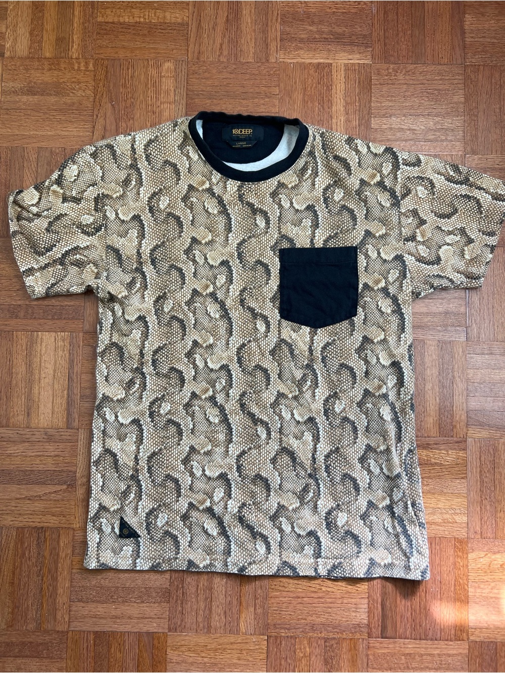 Snake Print Short Sleeve Tee with Black Pocket